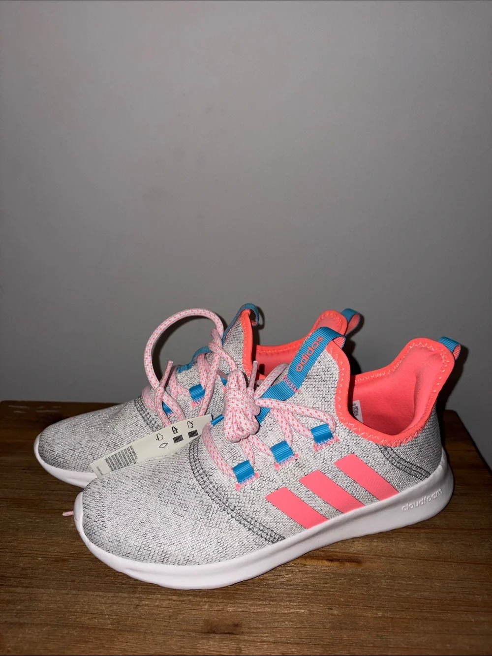 NEW adidas Kids Grey Knit Sneakers with Pink Accents 4 Youth
